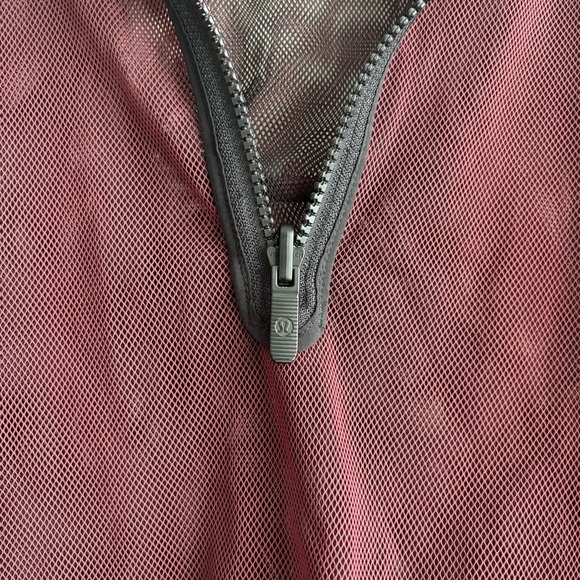 Lululemon Athletica Reversible Mesh 1/2 Zip Jacket Burgundy and Black Pullover - Picture 6 of 14